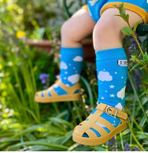 Load image into Gallery viewer, stand out socks kids cloud socks
